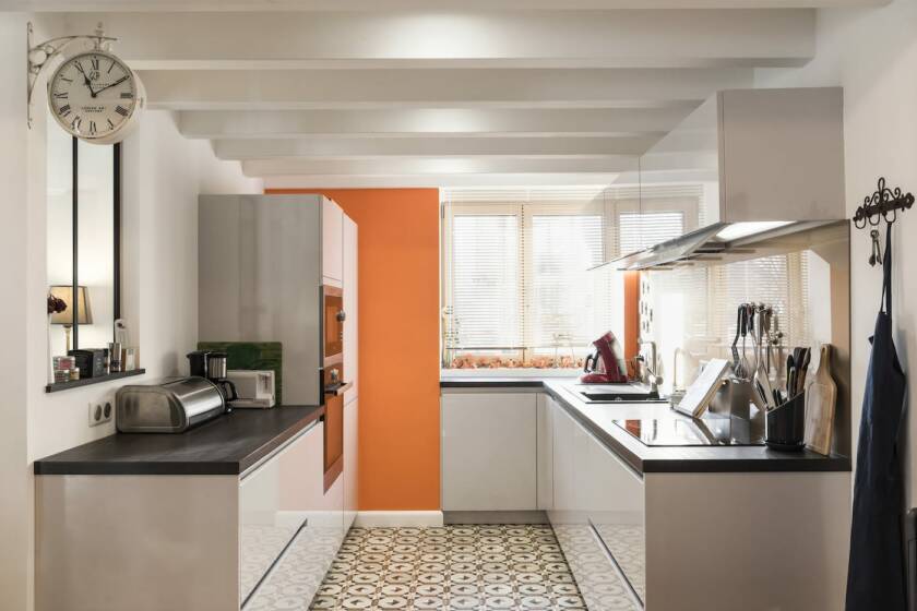 cuisine-schroder-luce-grigio-plan-travail-stratifie-inzinzac-lochrist-2